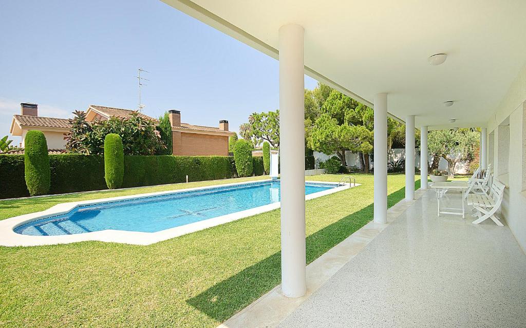 R11 Casa Blanca con gran jardin y piscina - 3