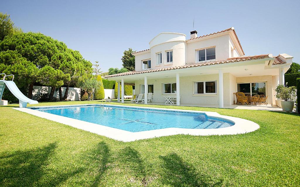 R11 Casa Blanca con gran jardin y piscina - 2