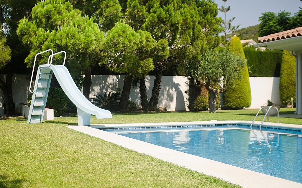 R11 Casa Blanca con gran jardin y piscina - 5