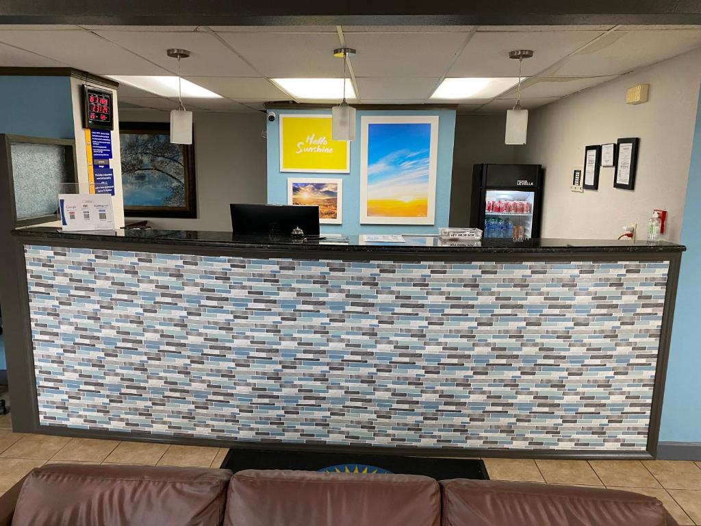 Days Inn by Wyndham Perryville photo