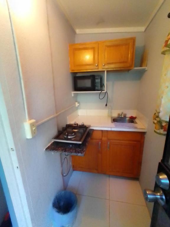 Overflow Blessings Place, Nassau