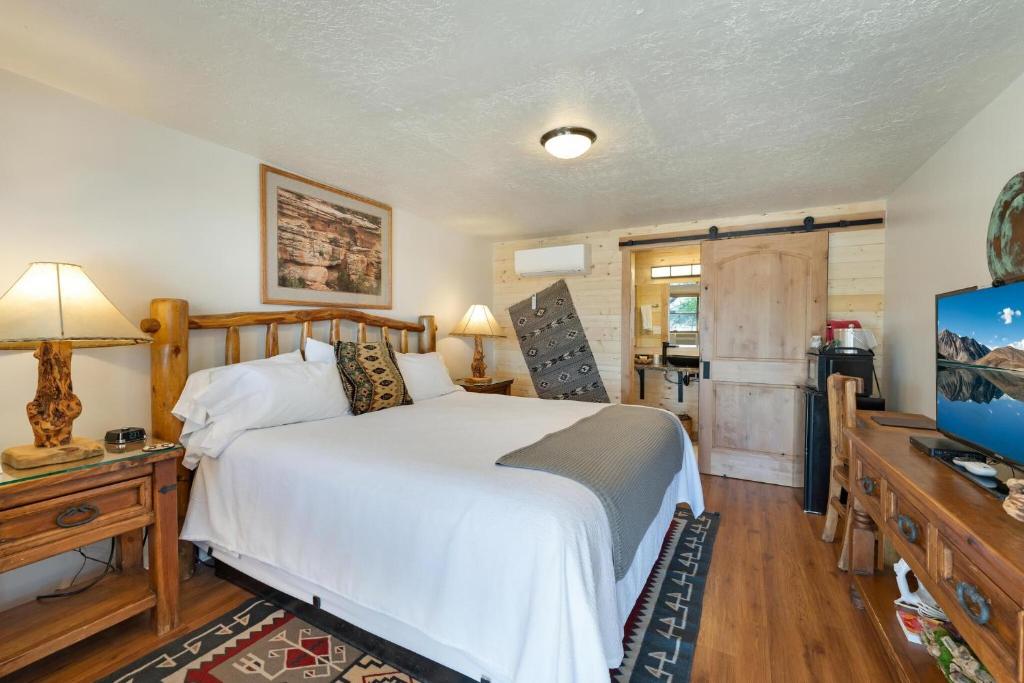 Stone Lizard Lodge photo