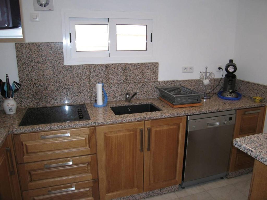 Villa 4 pièces, 10 couchages, jardin, terrasses, à 900m de la plage, Saint-Cyprien - FR-1-106-35 - 4