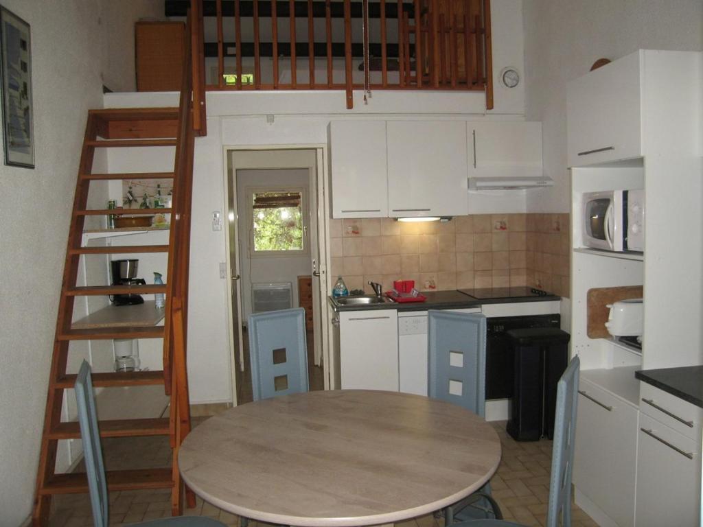 Villa T3 Mezzanine Climatisée, Terrasse & Parking, 900m de la Plage - Saint-Cyprien Plage - FR-1-106-42 - 2