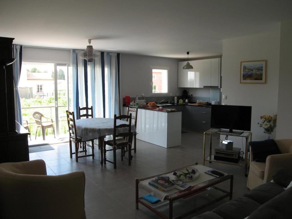 Charmante villa F4 avec jardin, terrasse et garage – St Cyprien Village, proche commerces et plage - FR-1-106-40 - 3