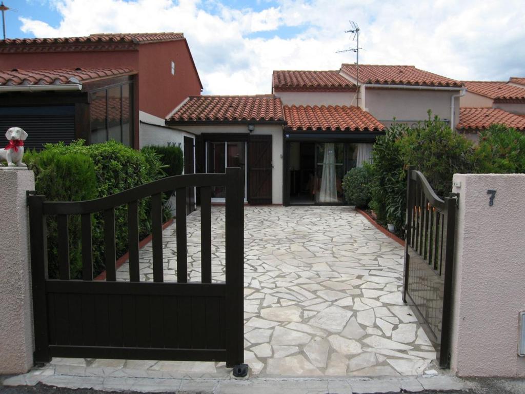 Jolie Villa T3 Mezzanine avec Véranda à Saint-Cyprien, 6 Couchages, 900m de la Plage, Parking Privé - FR-1-106-57 - 1