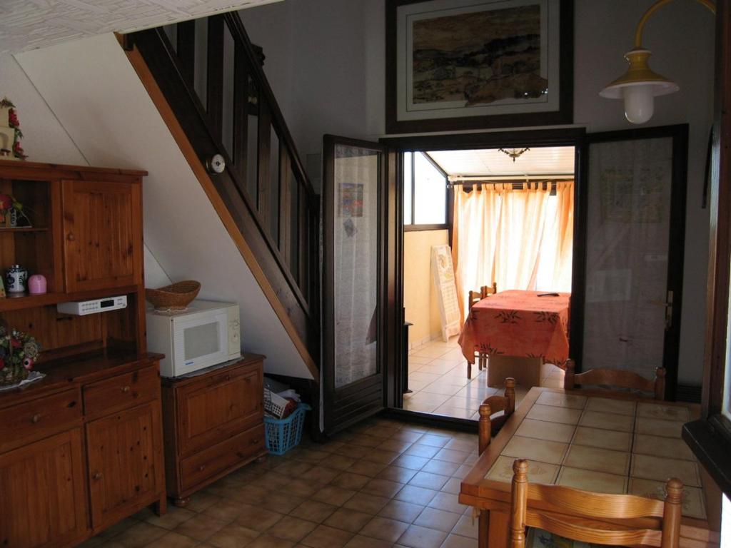 Jolie Villa T3 Mezzanine avec Véranda à Saint-Cyprien, 6 Couchages, 900m de la Plage, Parking Privé - FR-1-106-57 - 4