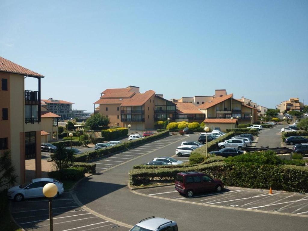 Appartement Charmant avec Piscine, Tennis et Parking à Capbreton, Proche Océan et Port de Plaisance - FR-1-239-880 - 3