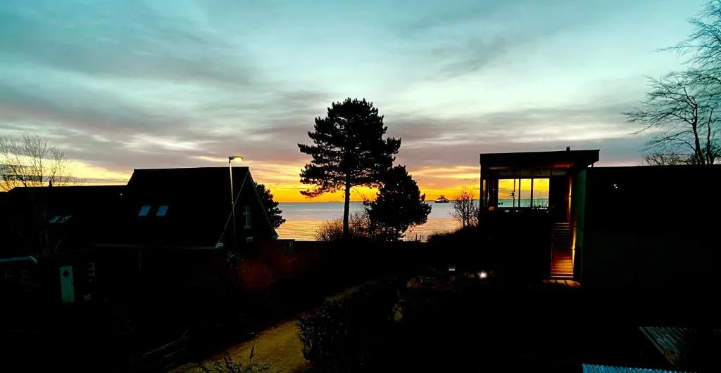 feriehus med havudsigt，位于斯波斯比约的酒店