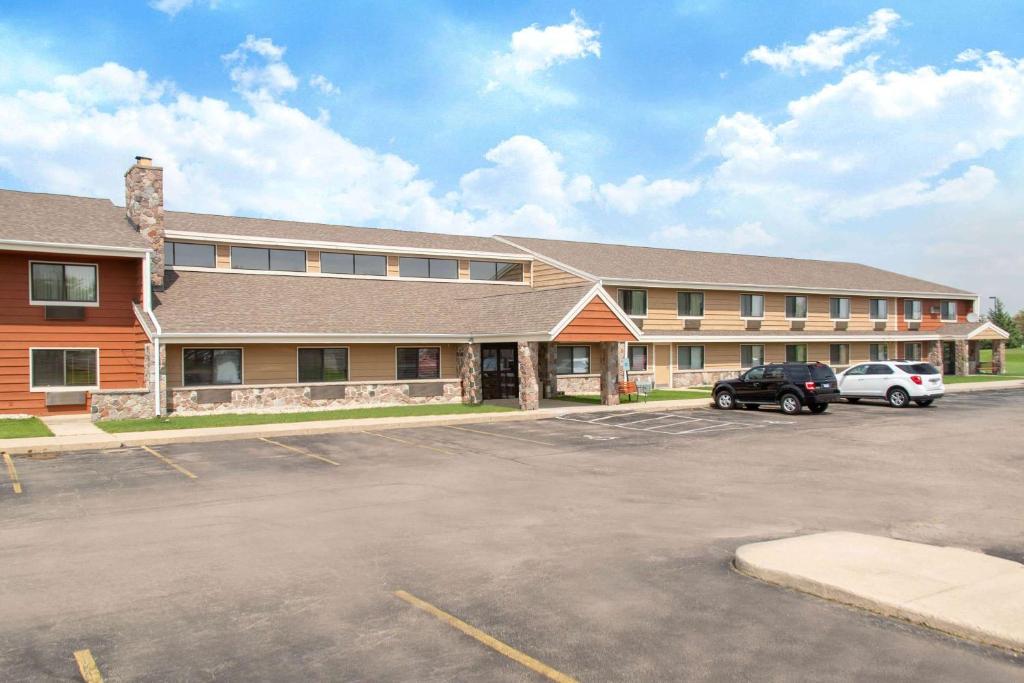 AmericInn by Wyndham Elkhorn Near Lake Geneva, Elkhorn