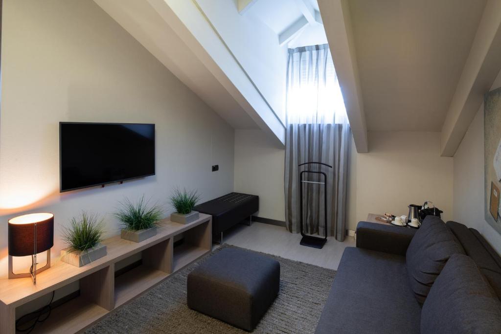 Madrid Catalonia Plaza Mayor Hotel Additional