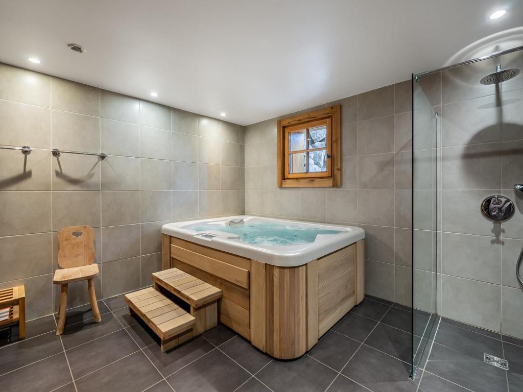 Chalet familial luxe avec sauna et jacuzzi, 12 pers, Courchevel - FR-1-562-54 - 3