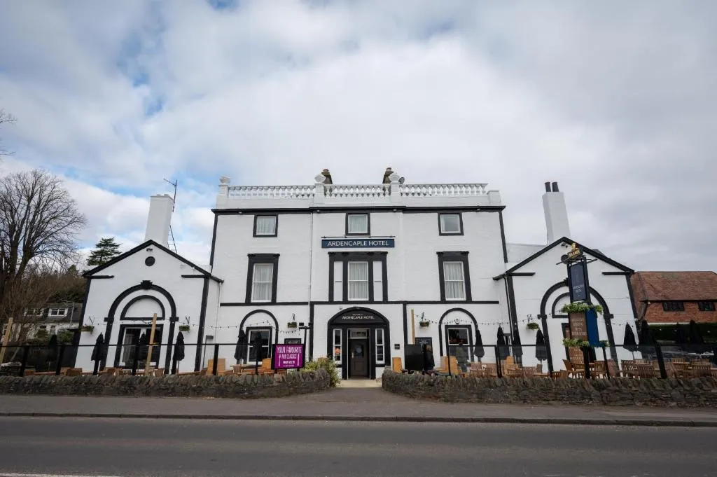 Ardencaple Hotel by Greene King Inns, hotel v destinaci Helensburgh