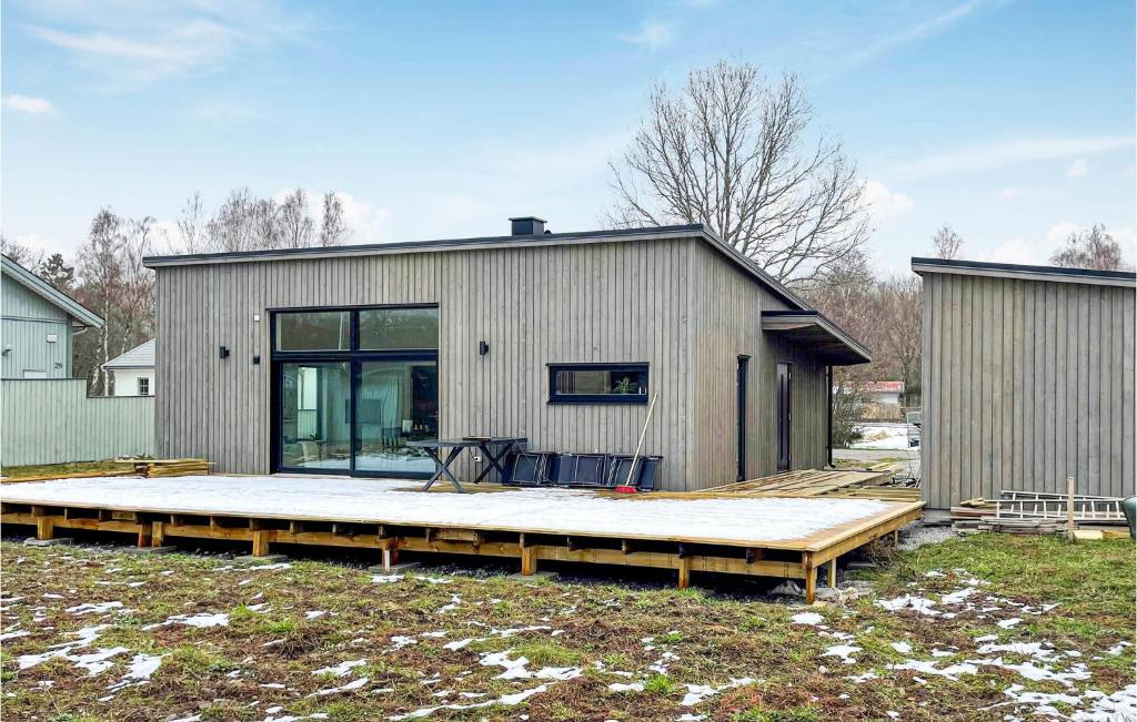 Cozy Home In Jämjö With Jacuzzi, Jämjö