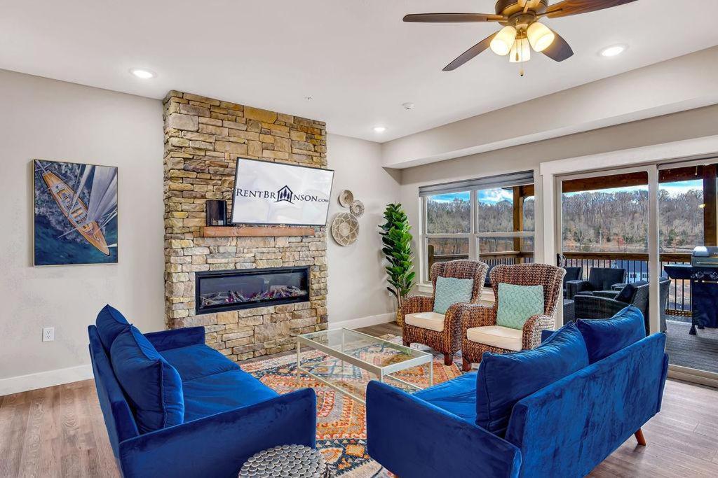 Modern Coastal, Branson