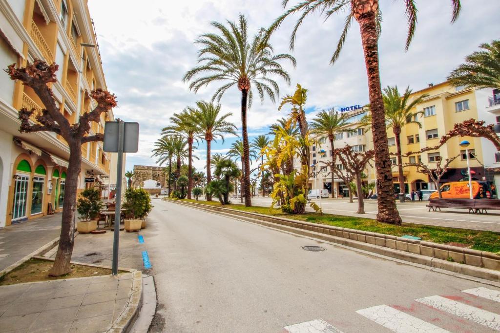 Isabel - modern apartment in the center of Moraira, Moraira