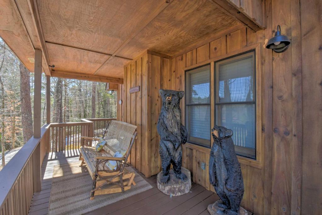 Helen Cabin with Deck and Hot Tub Less Than half Mi to Main St photo