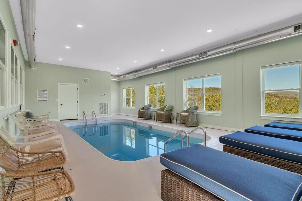 A Wave From It All, Hollister