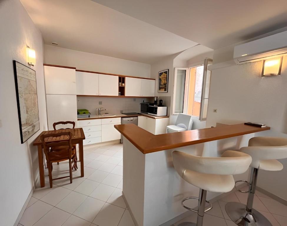 Appartement spacieux en face du port - 2