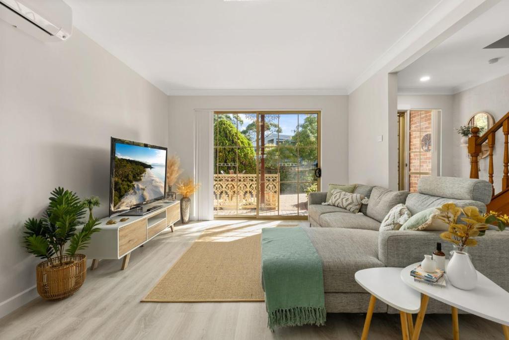 Irrilassa by the Beach by Experience Jervis Bay, Huskisson