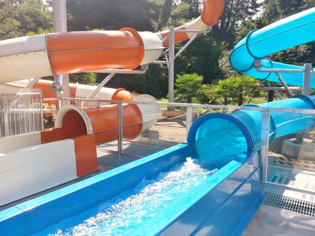 Hot spring bath