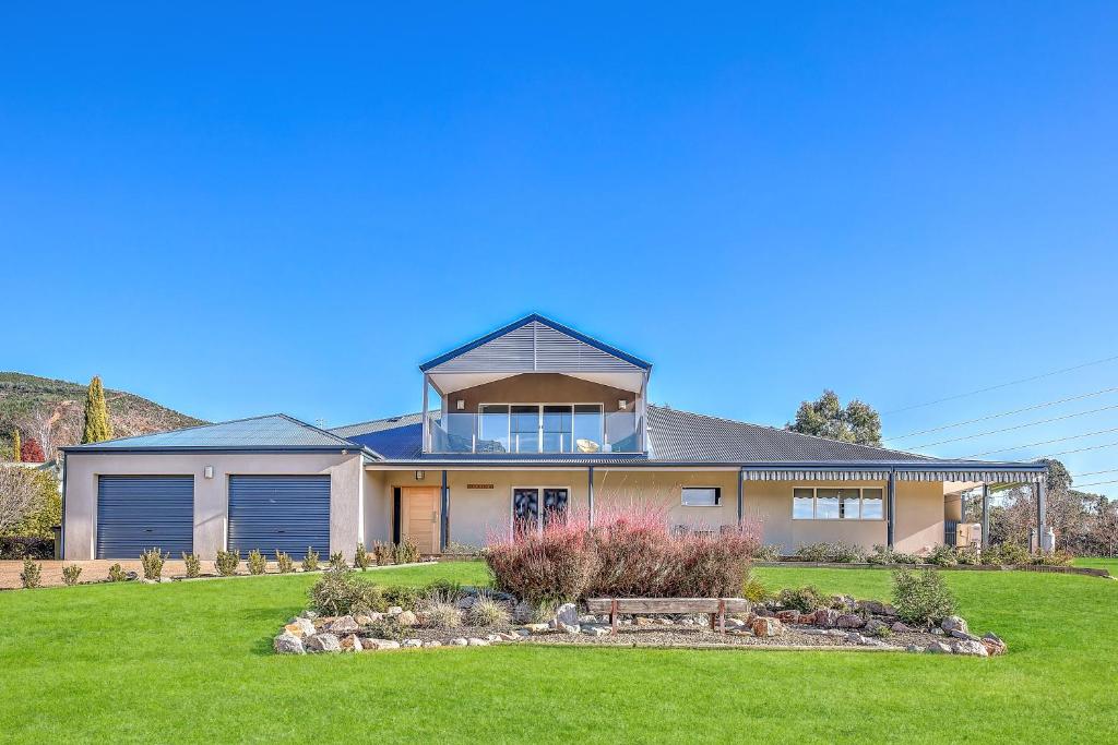 Feathertop — Hotel in Bright