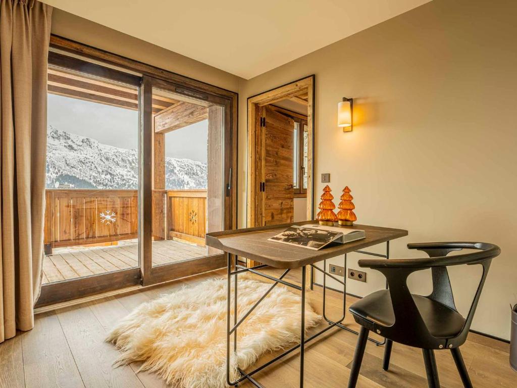 Duplex Spacieux au Rond-Point des Pistes avec Parking, Balcon et Services Inclus - FR-1-613-93 - 4