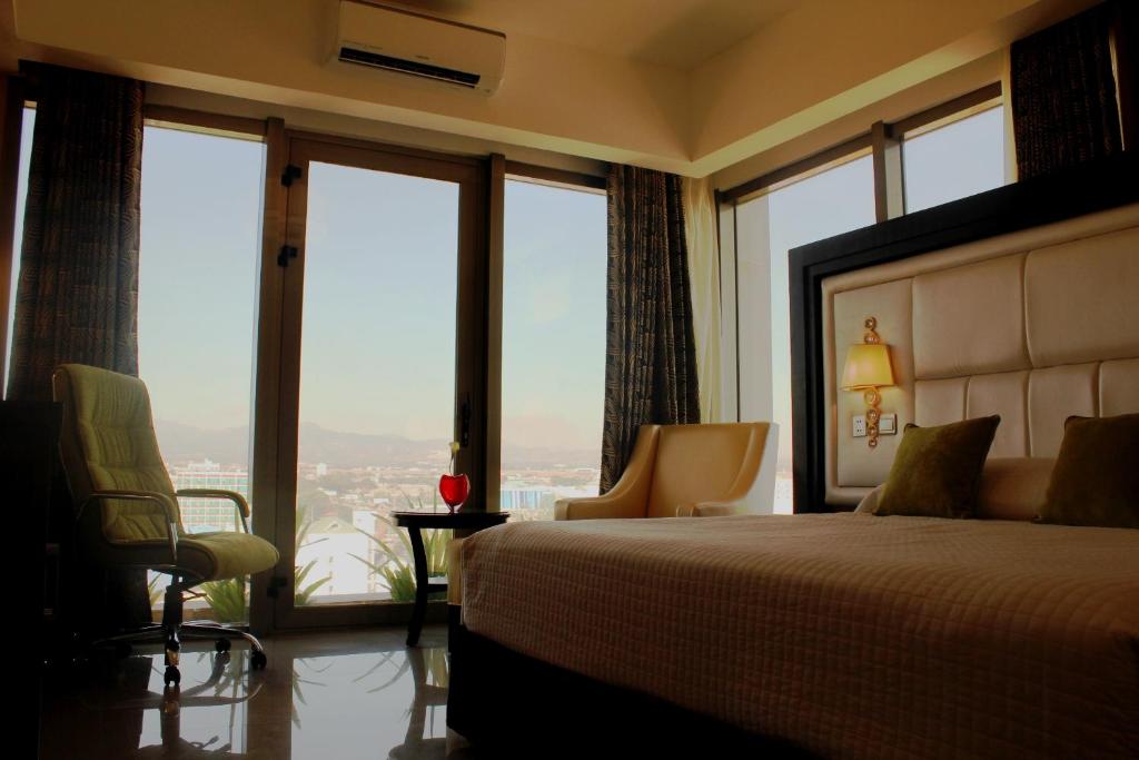 Central Park Tower Resort