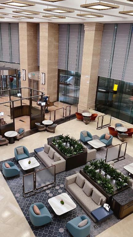 フロント・ロビー