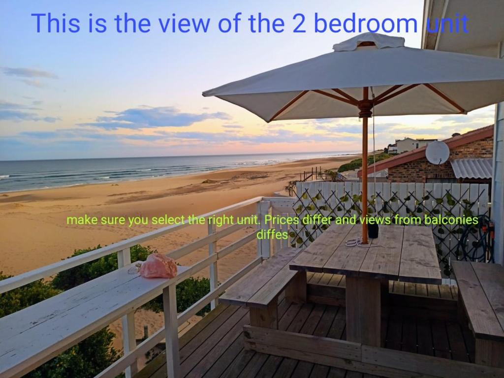 Beached House on Golden Sanddunes — Hotel in Cannon Rocks