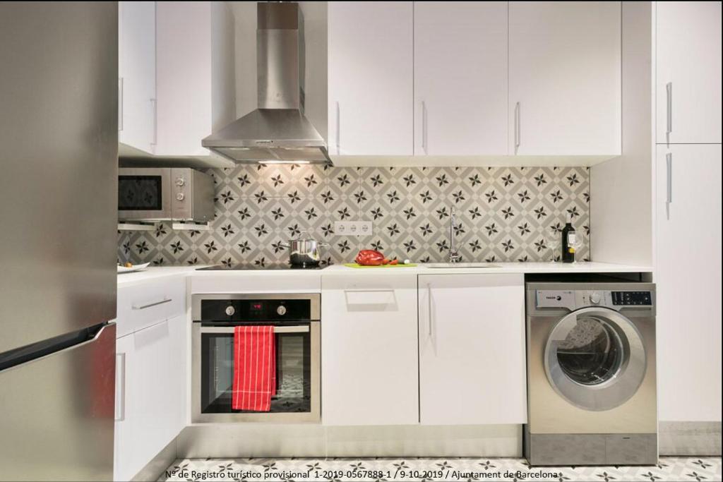 Catalonia Square Terrace & 5 bathrooms 5BD-5BTH - 4