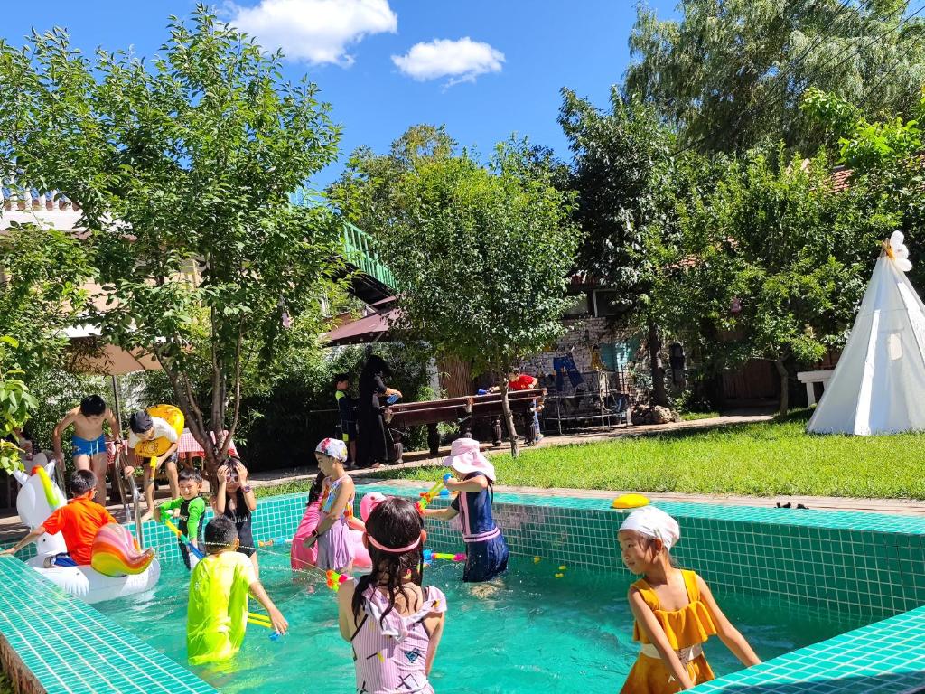 Swimming pool, Encounter Garden Great Wall Holiday Guesthouse in Beijing