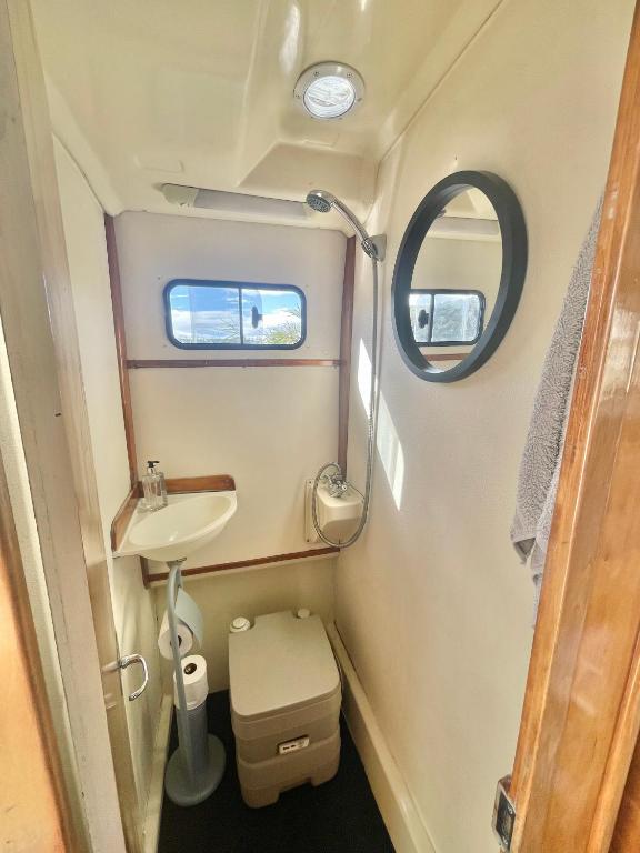 Houseboats - Living The Breede - Valid Skippers License compulsory photo