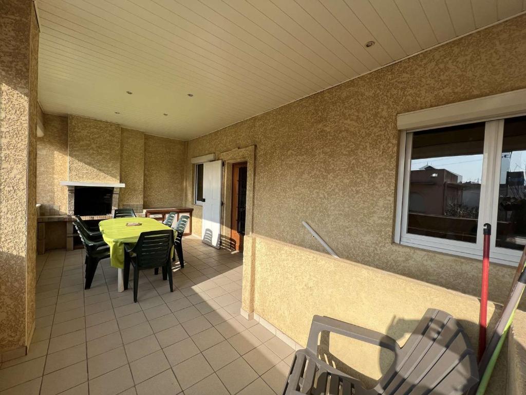 T4 Centre-Ville, 8 Pers, Terrasse, Parking, à 200m Plage/Commerces - FR-1-701-49 - 2