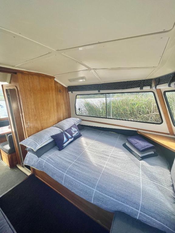 Houseboats - Living The Breede - Valid Skippers License compulsory photo