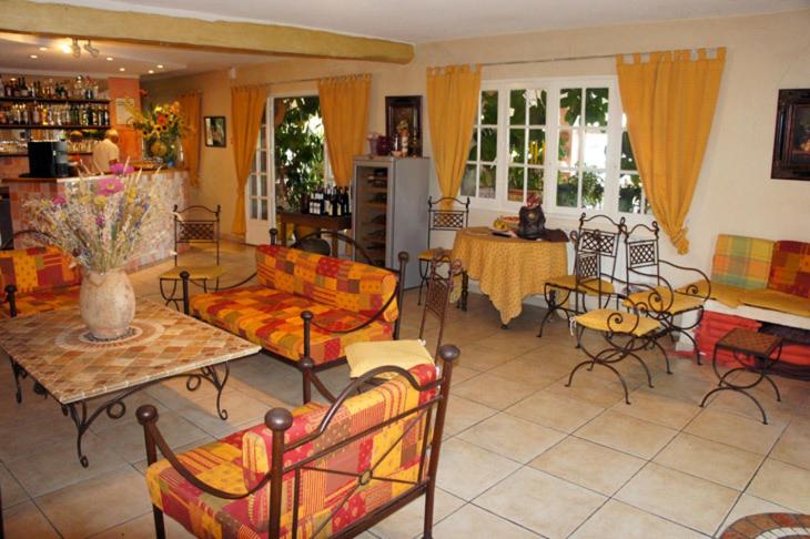 Hotel Les Cavalets photo
