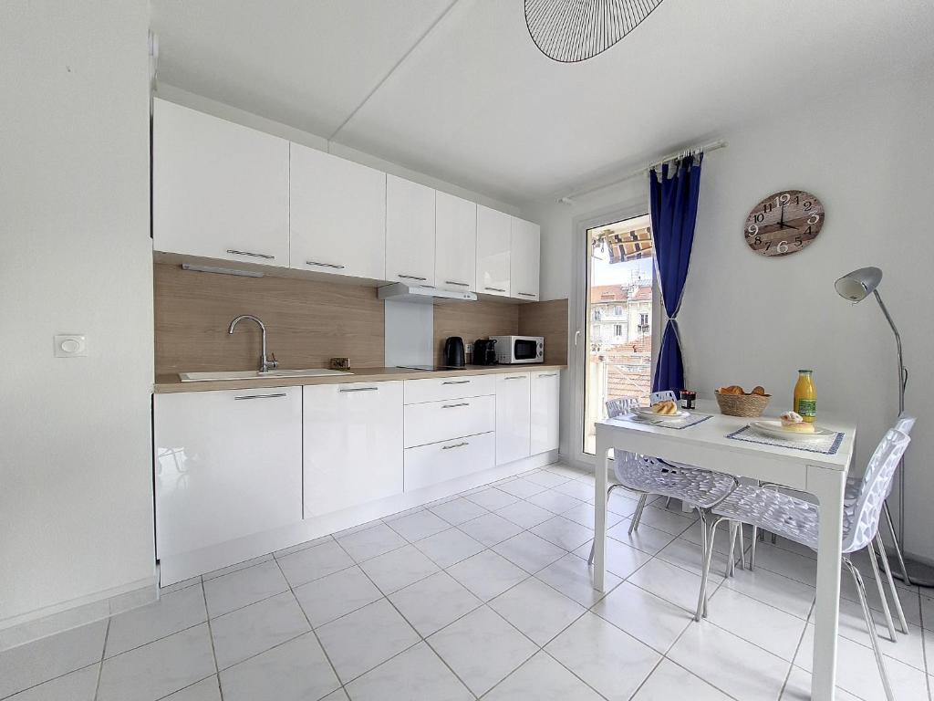 Nestor&Jeeves - VANINA - Central - Close sea - 3