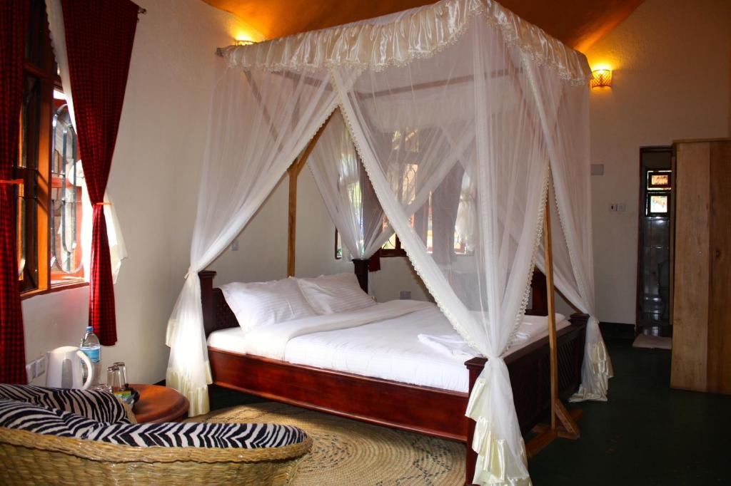 The Vijiji Center Lodge & Safari photo