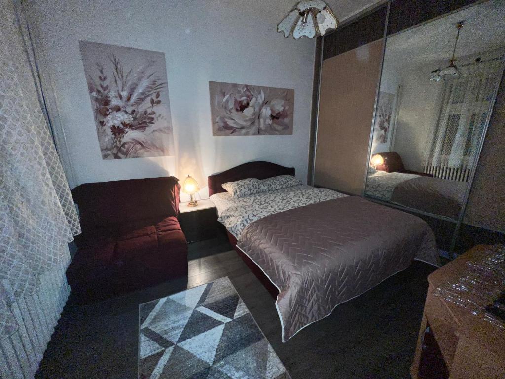 Hardy's Apartment photo
