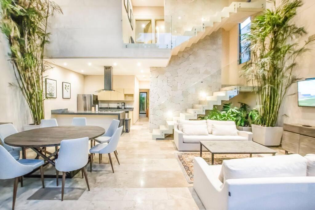 Luxurious Villa, 5 Bedroom Private Pool & Concierge Service - 4