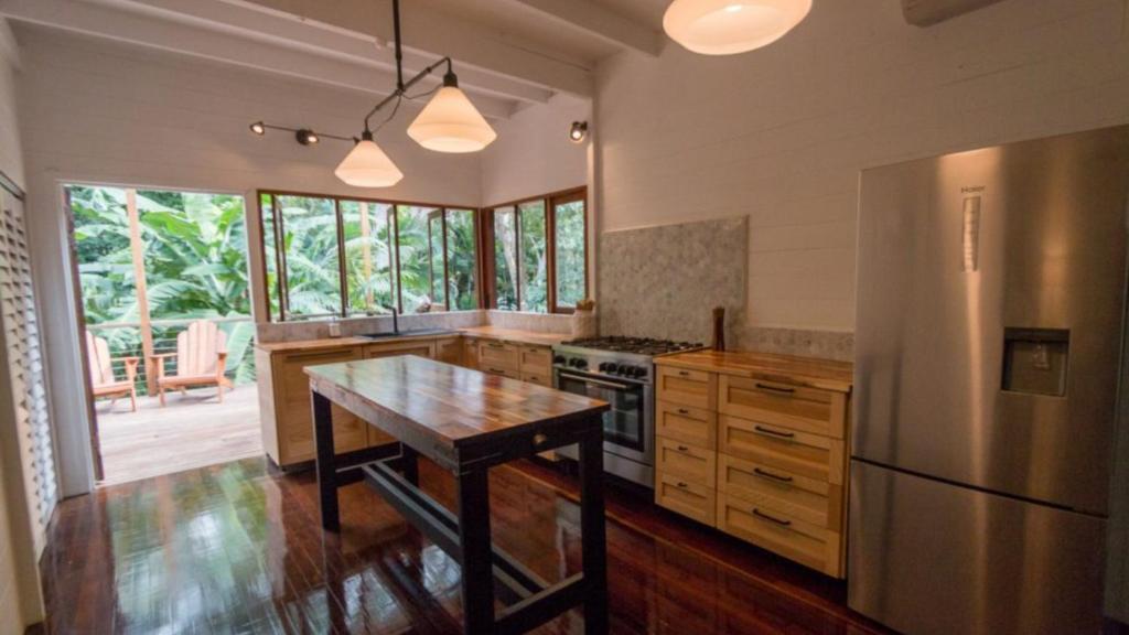 Mango Treehouse, Mango Parkway, Nelly Bay, Nelly Bay