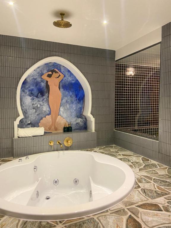 Bồn tắm nước nóng