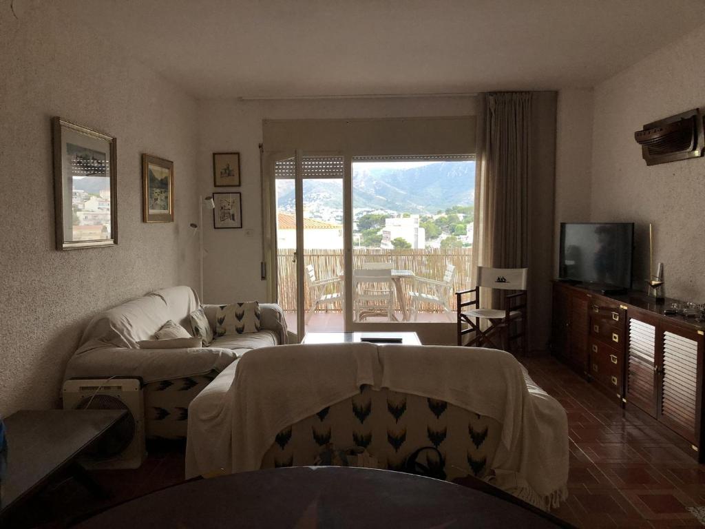 Casa amplia con piscina y parking en Llançà - ES-228-39 - 2