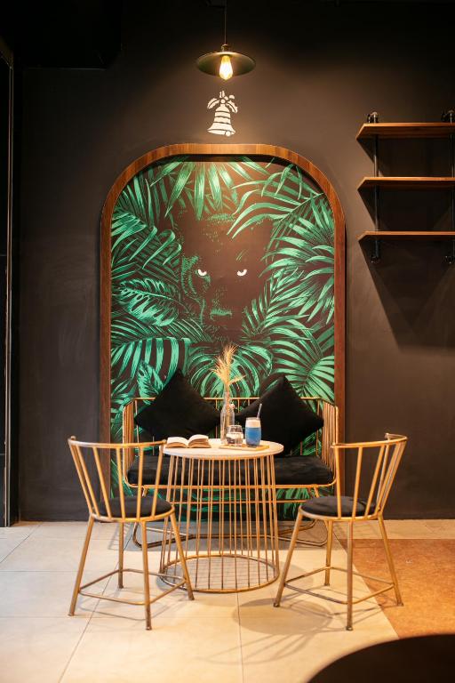 Hai Mươi Hotel & Apartment