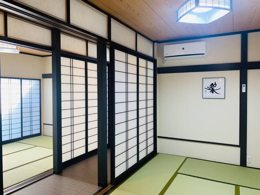 東京民泊 貸し切り一軒家 モダン和風 畳 青砥 上野 プライベート空間 最大8名 ファミリータイプ, Tokyo