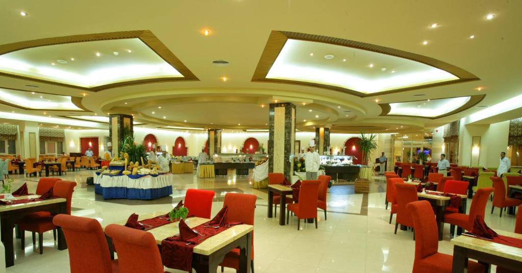 Restaurant, Rehana Royal Beach Resort - Aquapark & Spa - Family & Couples Only in Sharm El Sheikh