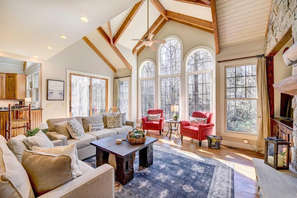 Lake Toxaway Vacation Rental with Water Access!