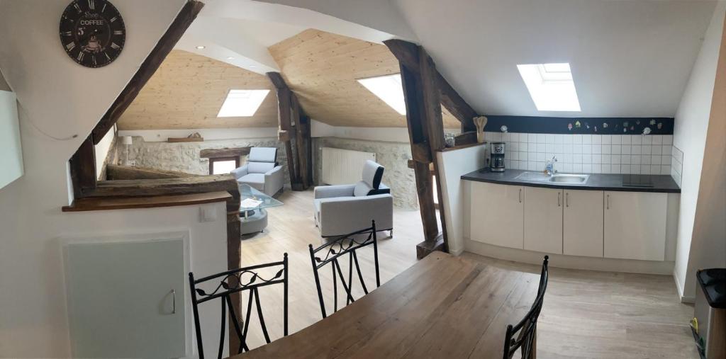 Gite le poirier, Risset