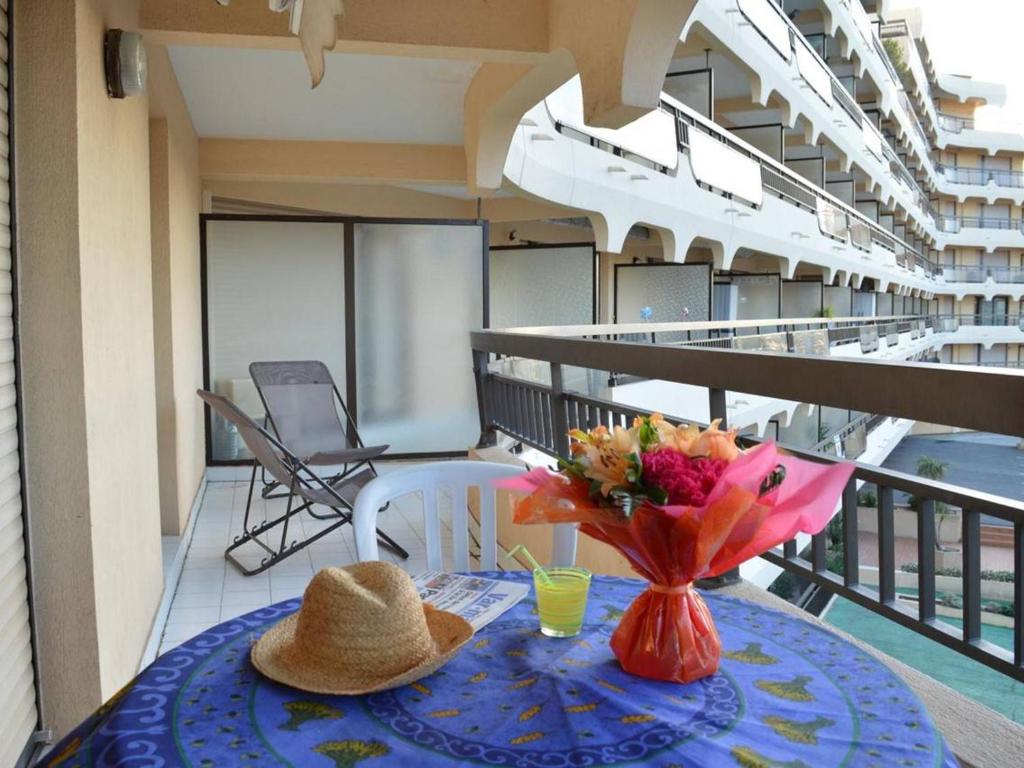 Appartement 2P, 4 Couchages, Terrasse et Salon de Jardin à 200m de la Plage, Fréjus - FR-1-226A-22, Fréjus