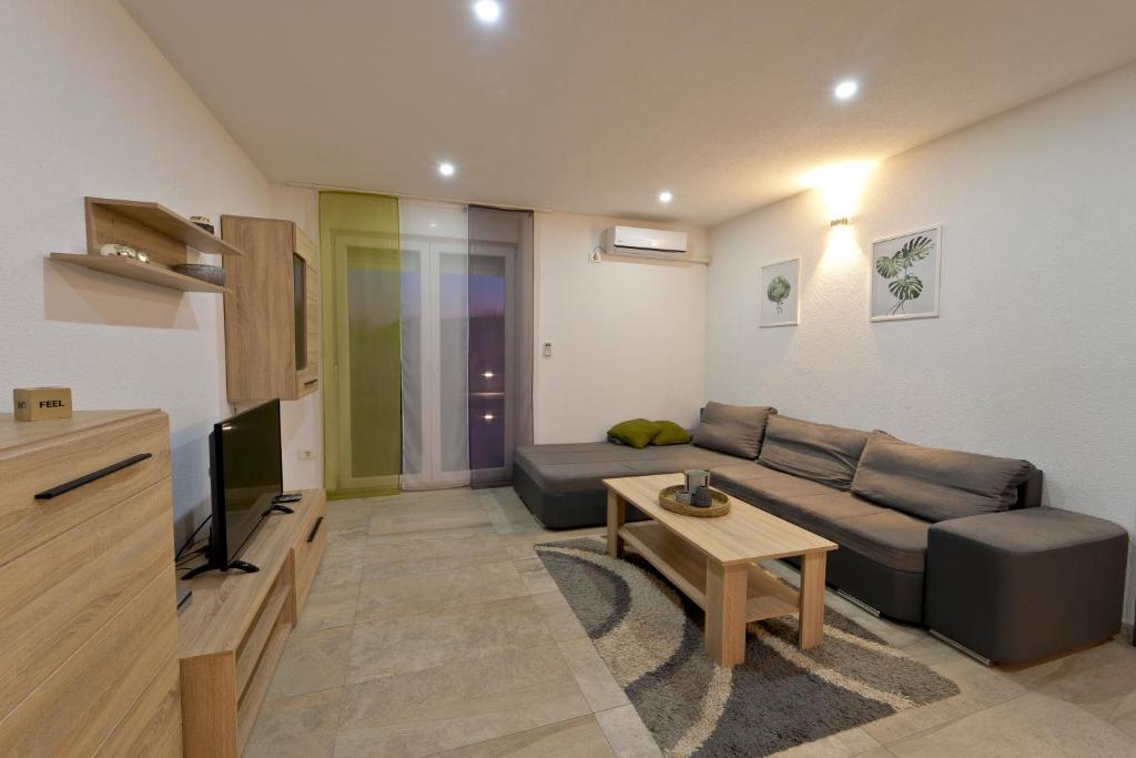 Villa Luka with private pool near Pula 전경